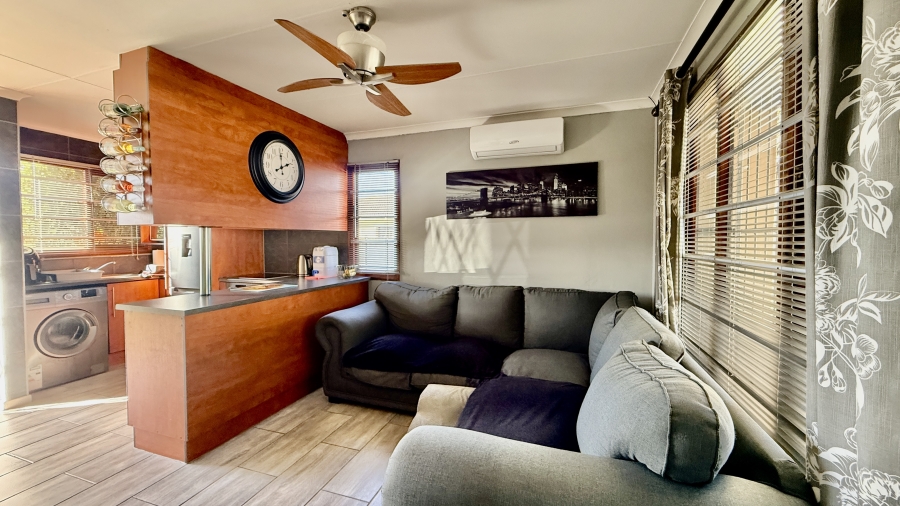 2 Bedroom Property for Sale in Sherwood Eastern Cape